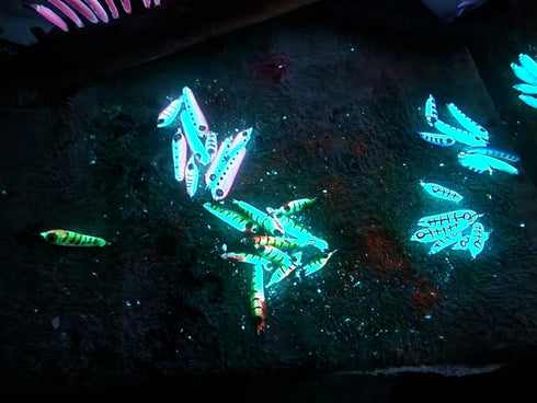 Chain Chaser Minnow series Ice Jig (Super Glow)